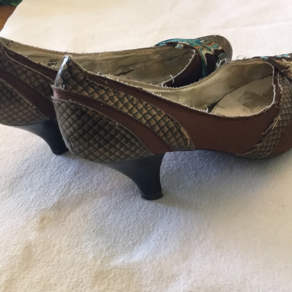Heels - Picture 7 of 7